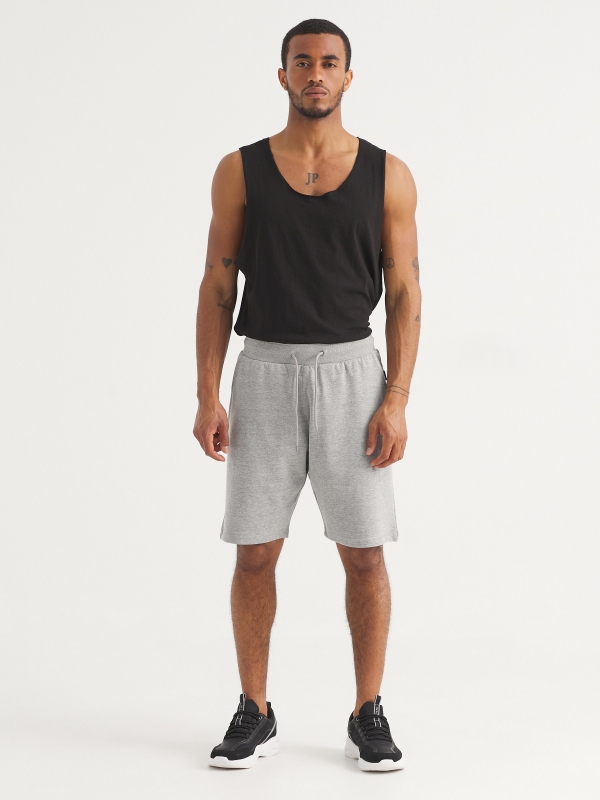 Basic jogger bermuda shorts grey front view