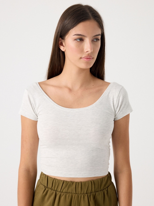 Camiseta básica cropped gris melange vista media frontal