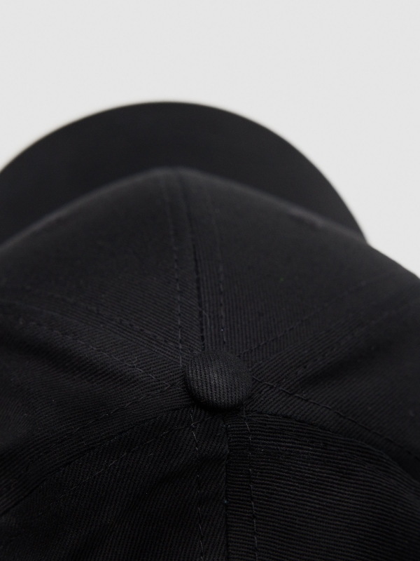 INSIDE basic cap black detail view
