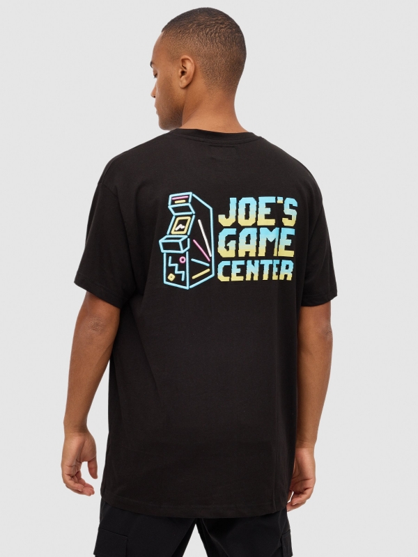 T-shirt game center preto vista meia traseira