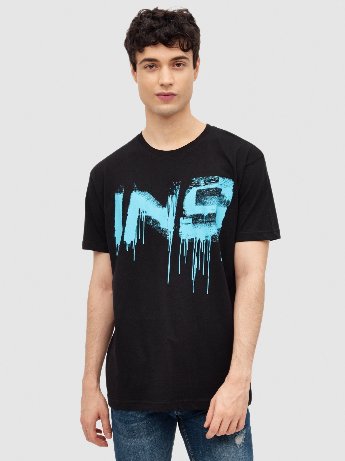 T-shirt com spray INSIDE preto vista meia frontal