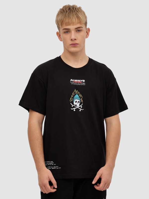 Skateboarder skull t-shirt black middle front view
