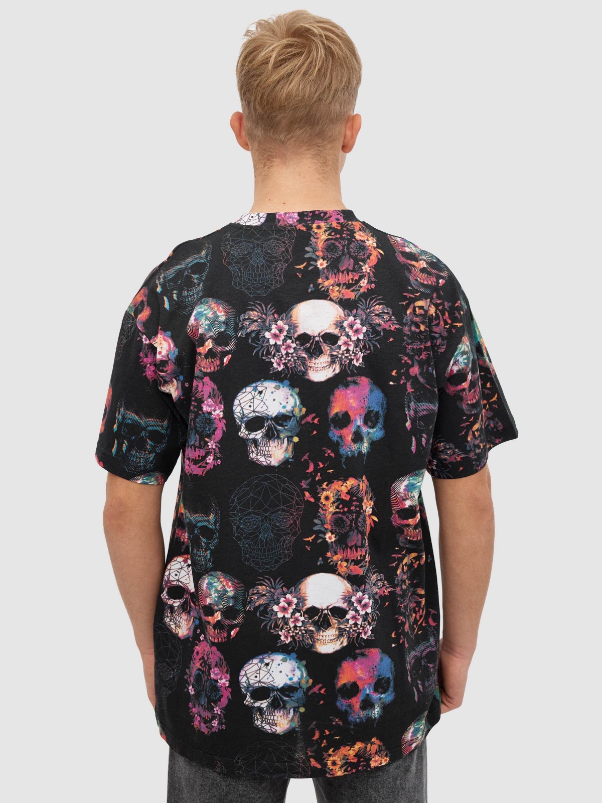 Multicoloured skull t-shirt black middle back view