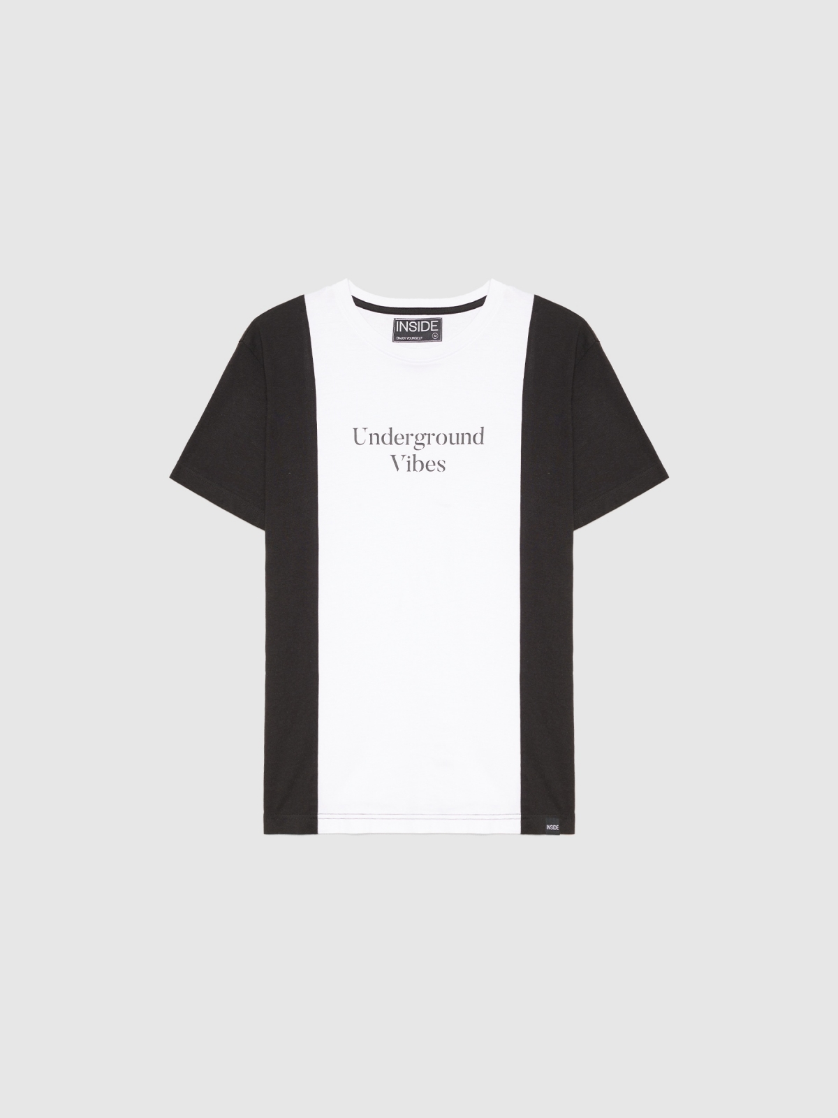  T-shirt minimalista com blocos de cores preto