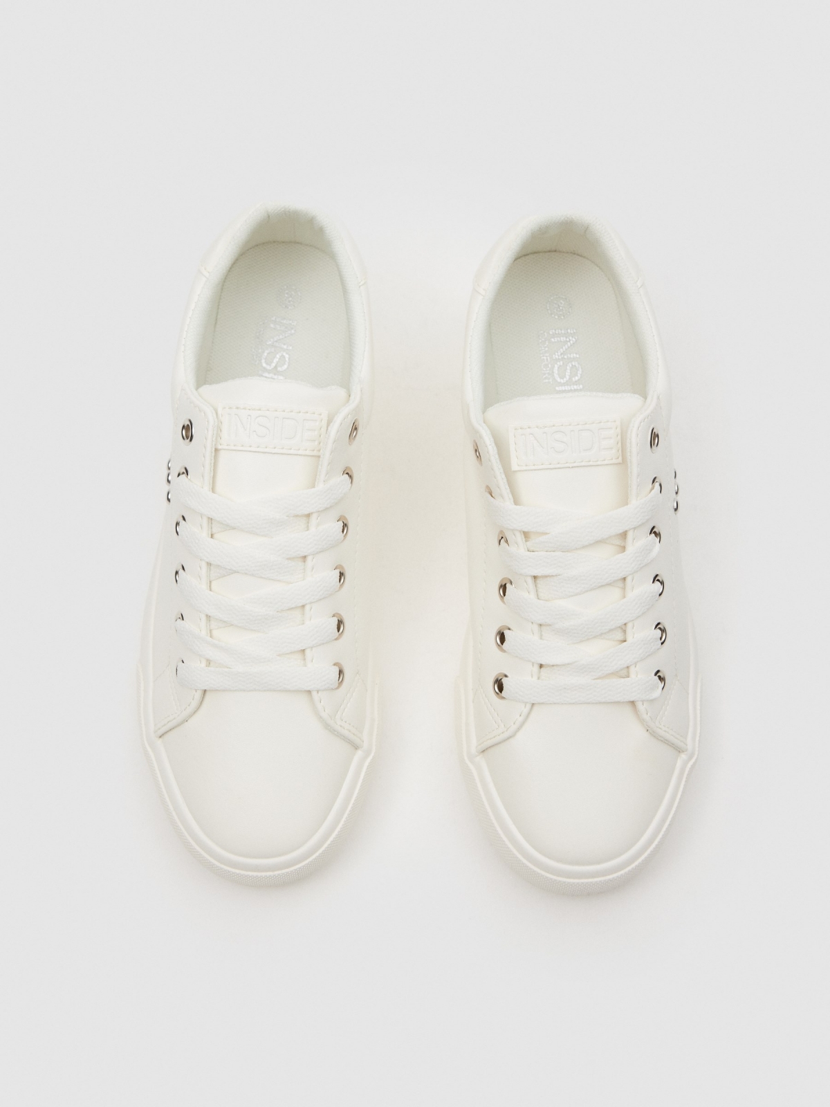 Basic sneakers with studs white zenithal view