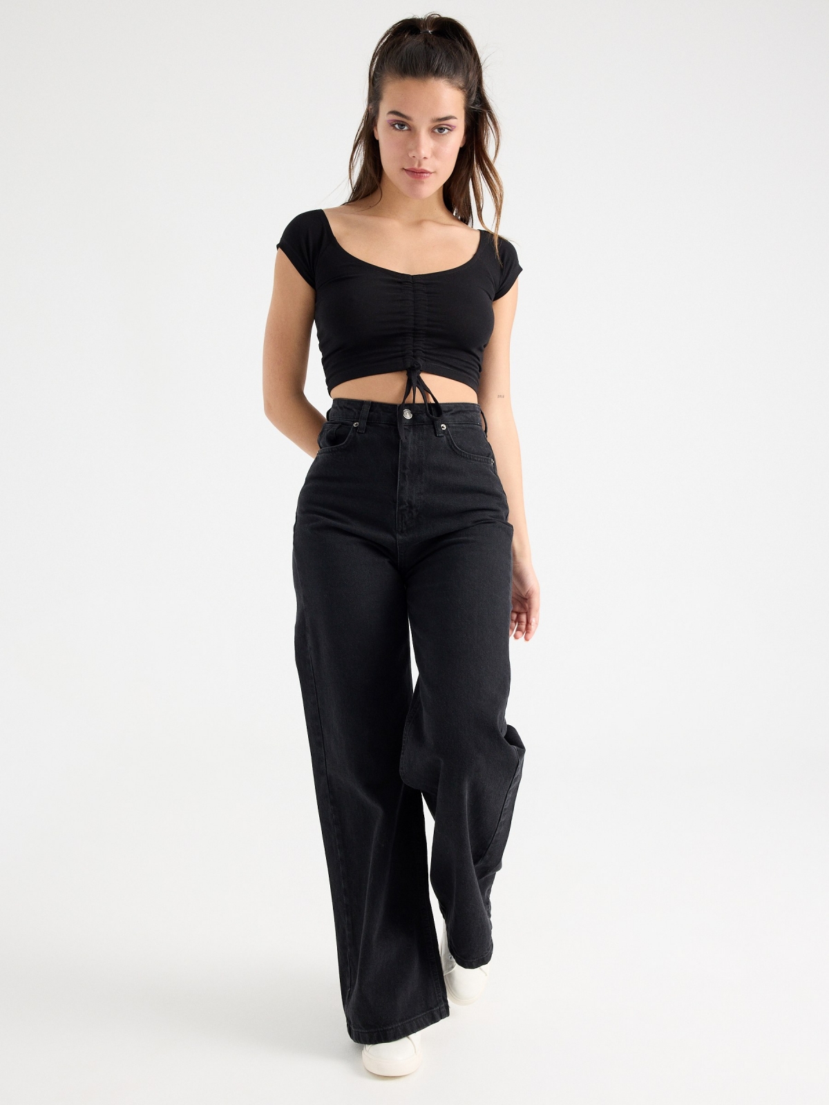 Ruched cropped t-shirt black front view