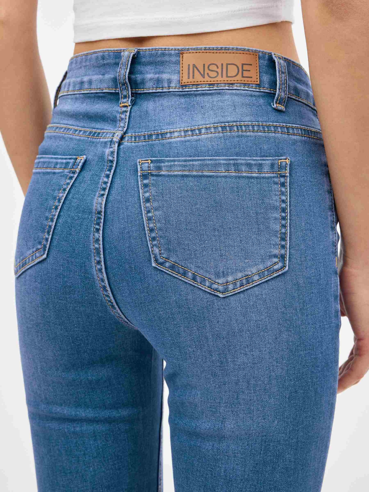 Jeans básico skinny tiro medio azul vista detalle