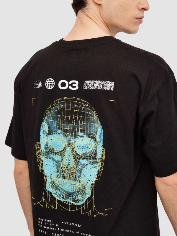 Skull tech t-shirt black detail view