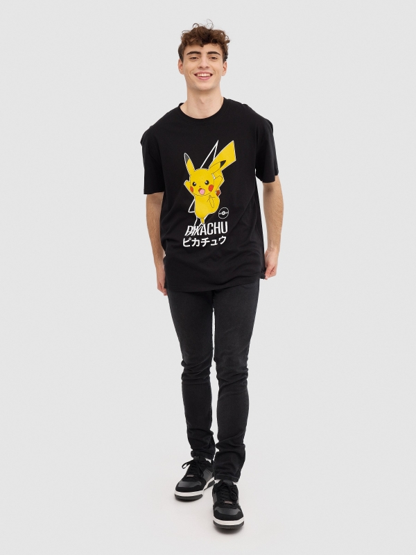 Camiseta Pikachu negro vista general frontal