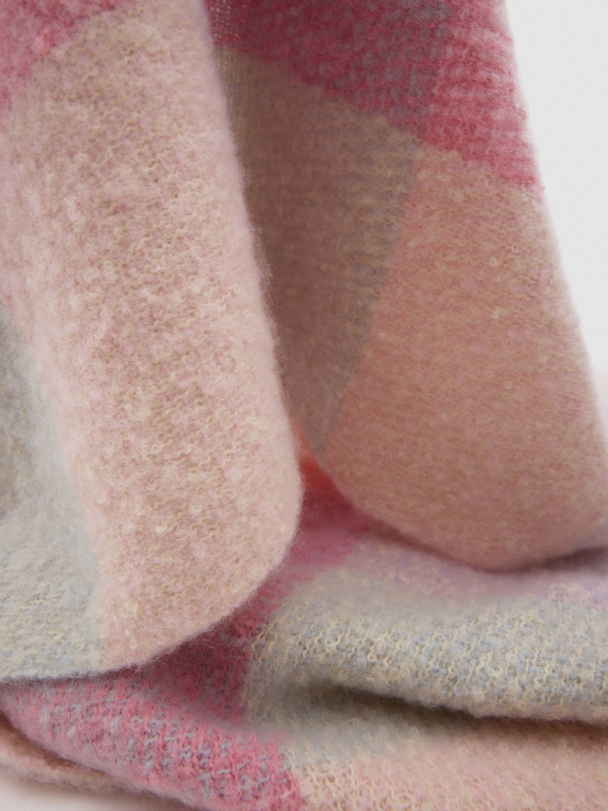 Purple blanket scarf pink detail view