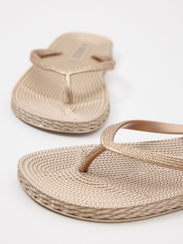 Glitter strappy toe sandal golden/silver detail view