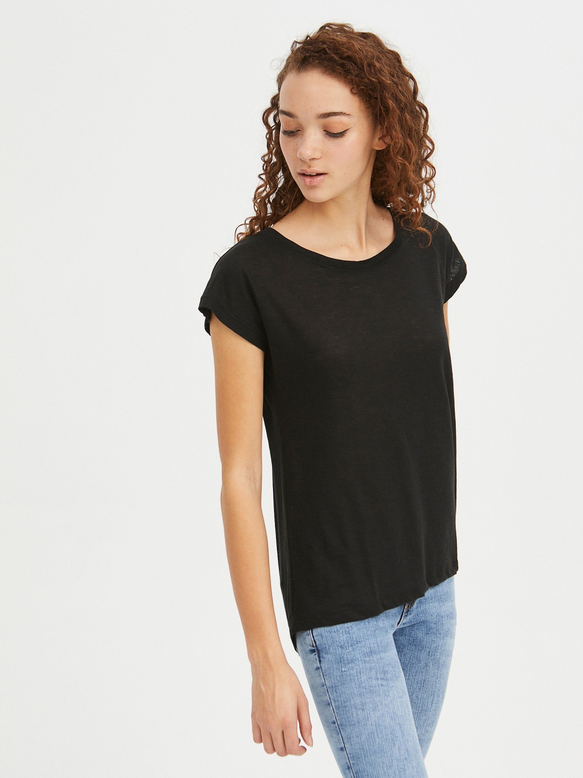 Button back t-shirt black middle front view