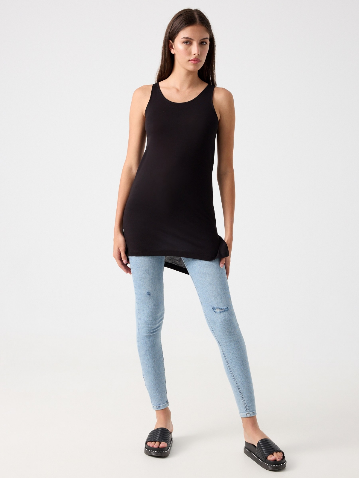 Long t-shirt with side slits black front view
