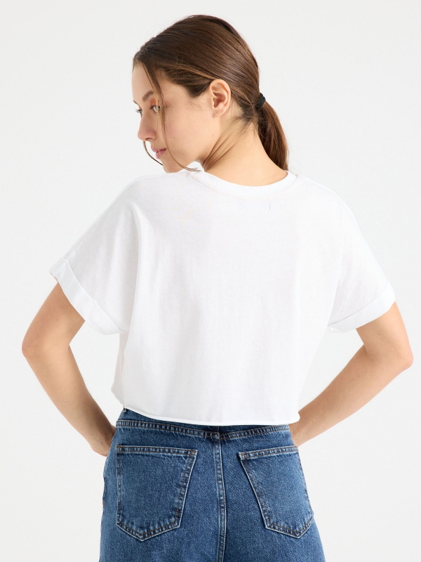T-shirt básica com top curto branco vista meia traseira