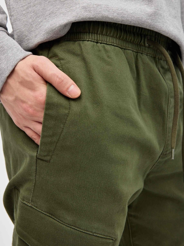 Men's cargo jogger pants green detail view