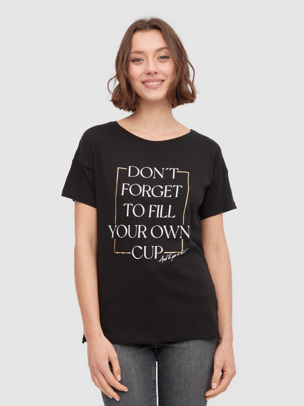 T-shirt Don´t Forget preto vista meia frontal