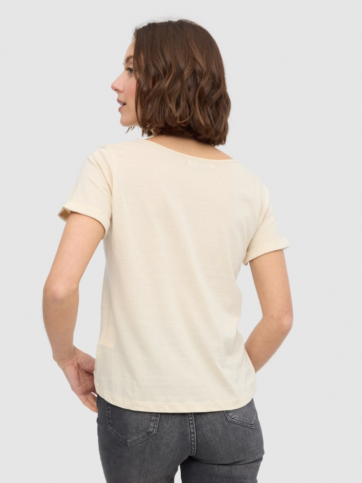 Sun printed t-shirt sand middle back view