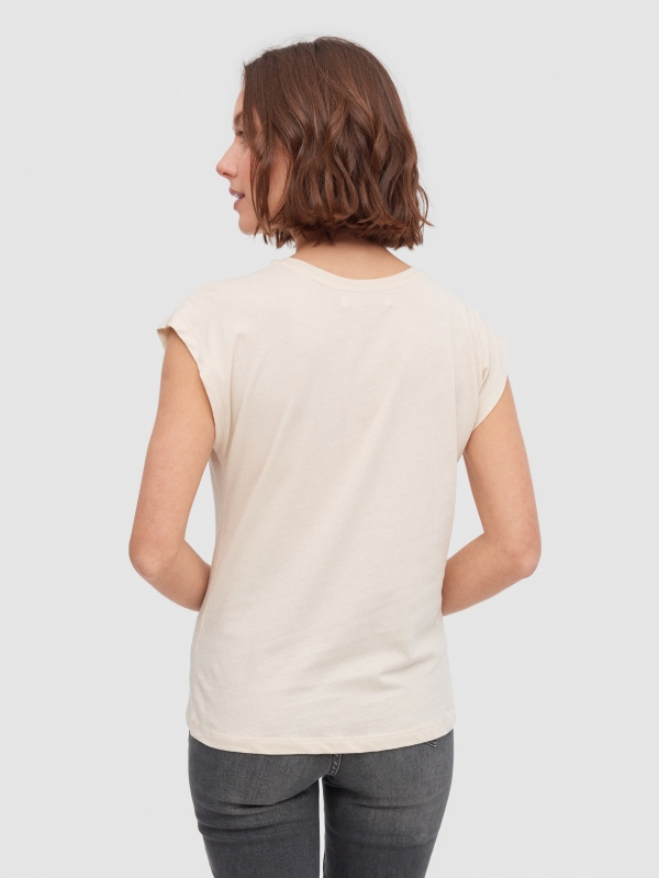 The Hamptons t-shirt sand middle back view