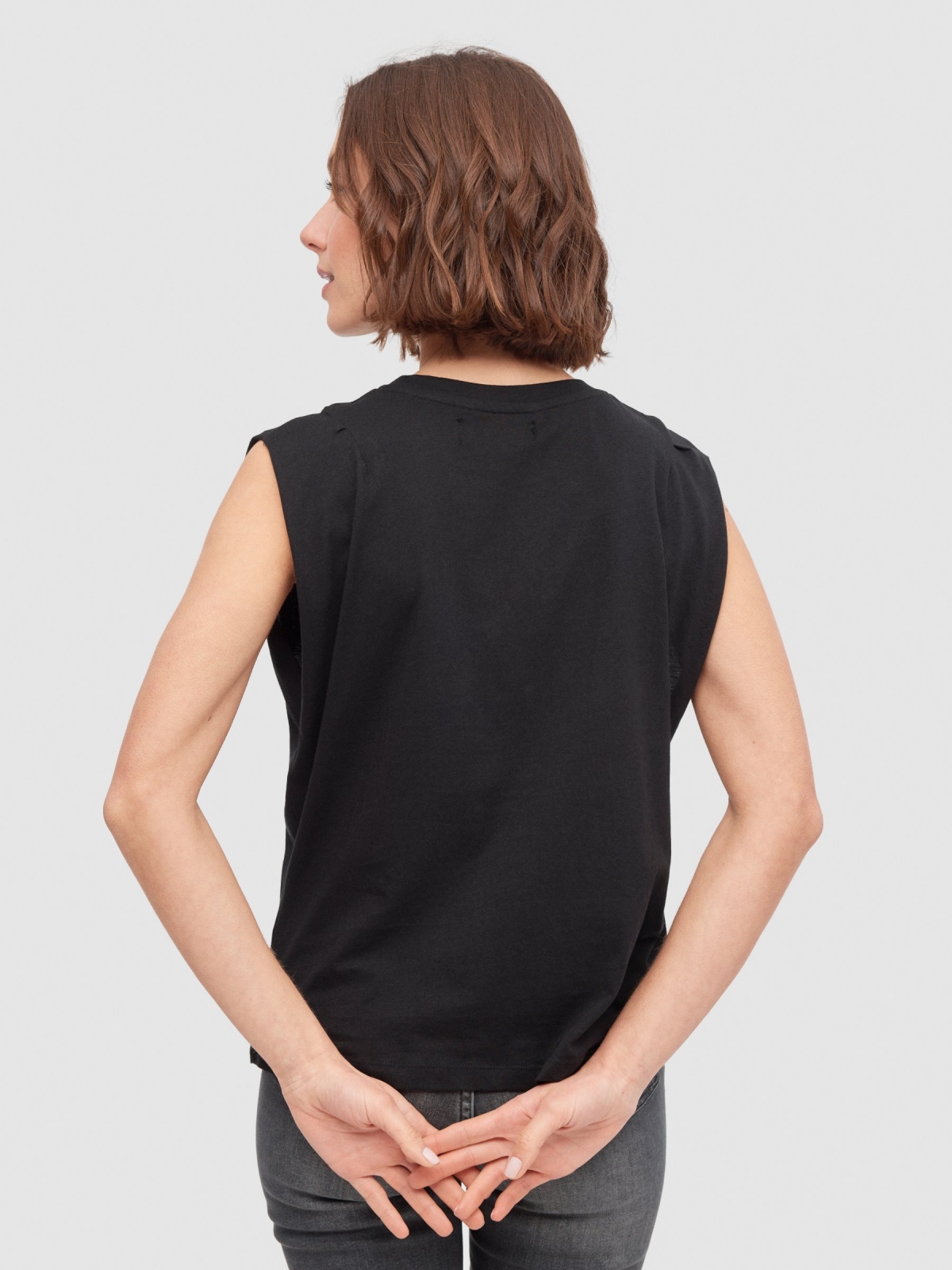 Camiseta sin mangas mariposa negro vista media trasera