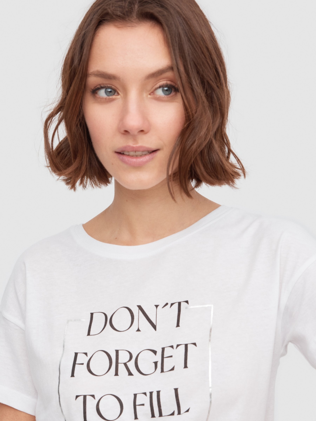 T-shirt Don´t Forget branco vista detalhe