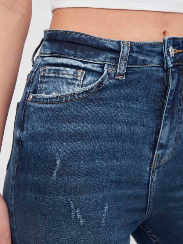 Jeans skinny de cintura alta desgaste azul escuro vista detalhe