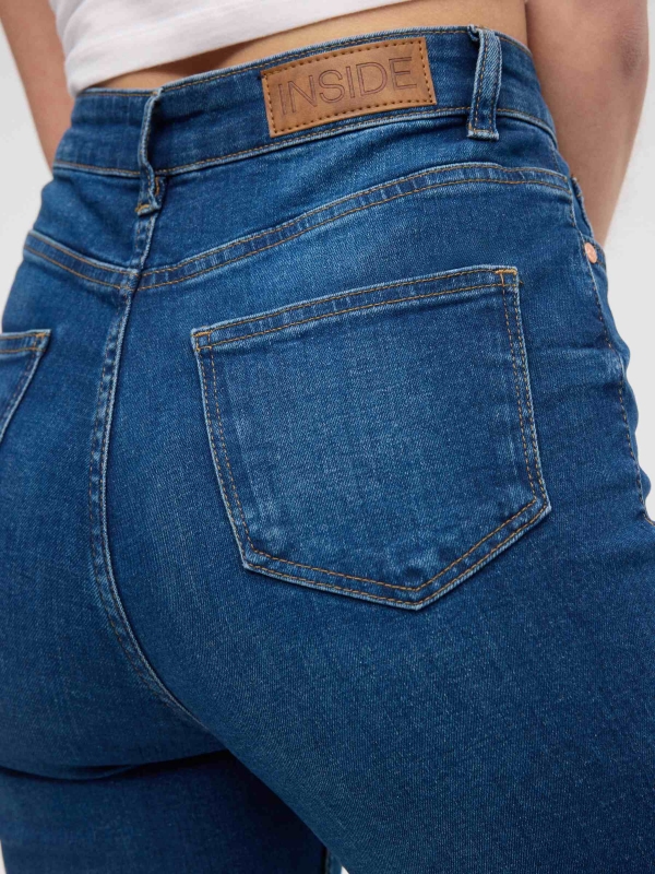 Jeans skinny cintura alta azul vista detalhe