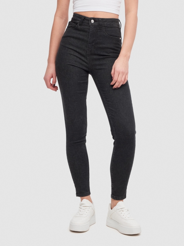 Black skinny jeans high rise black middle front view