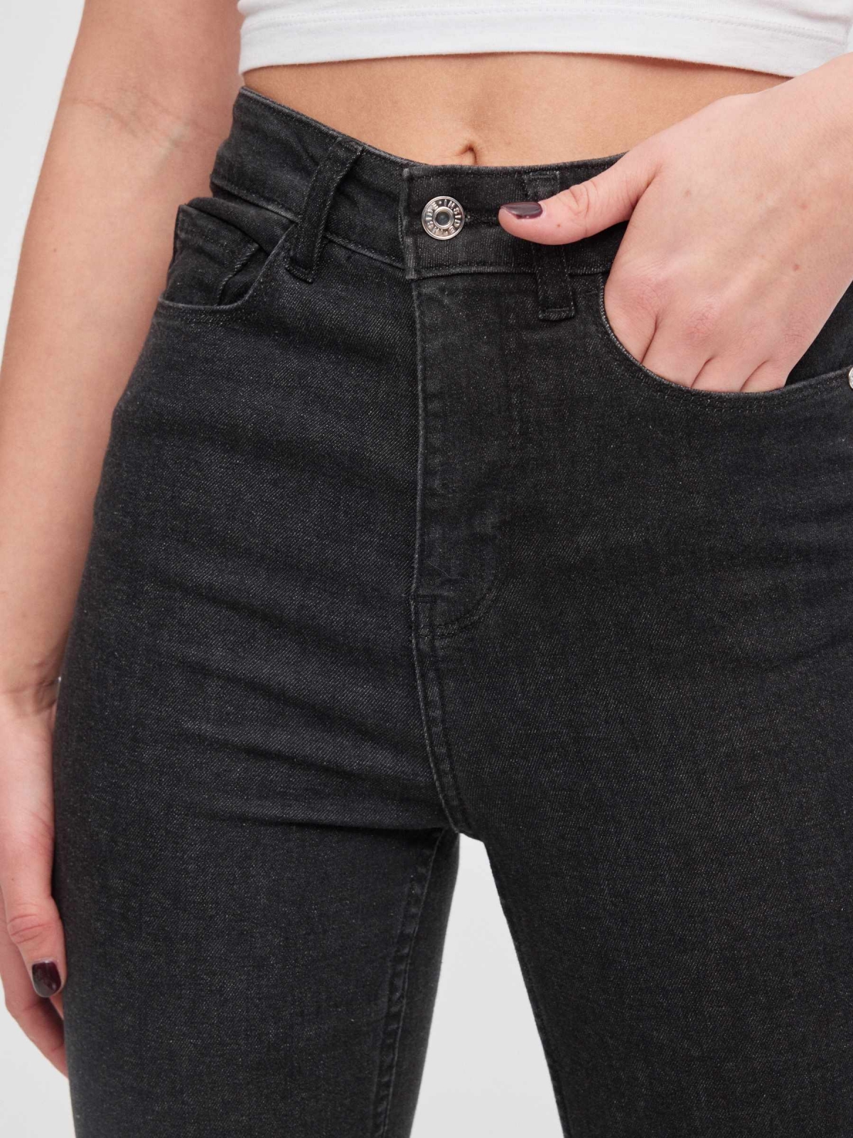 Black skinny jeans high rise black detail view