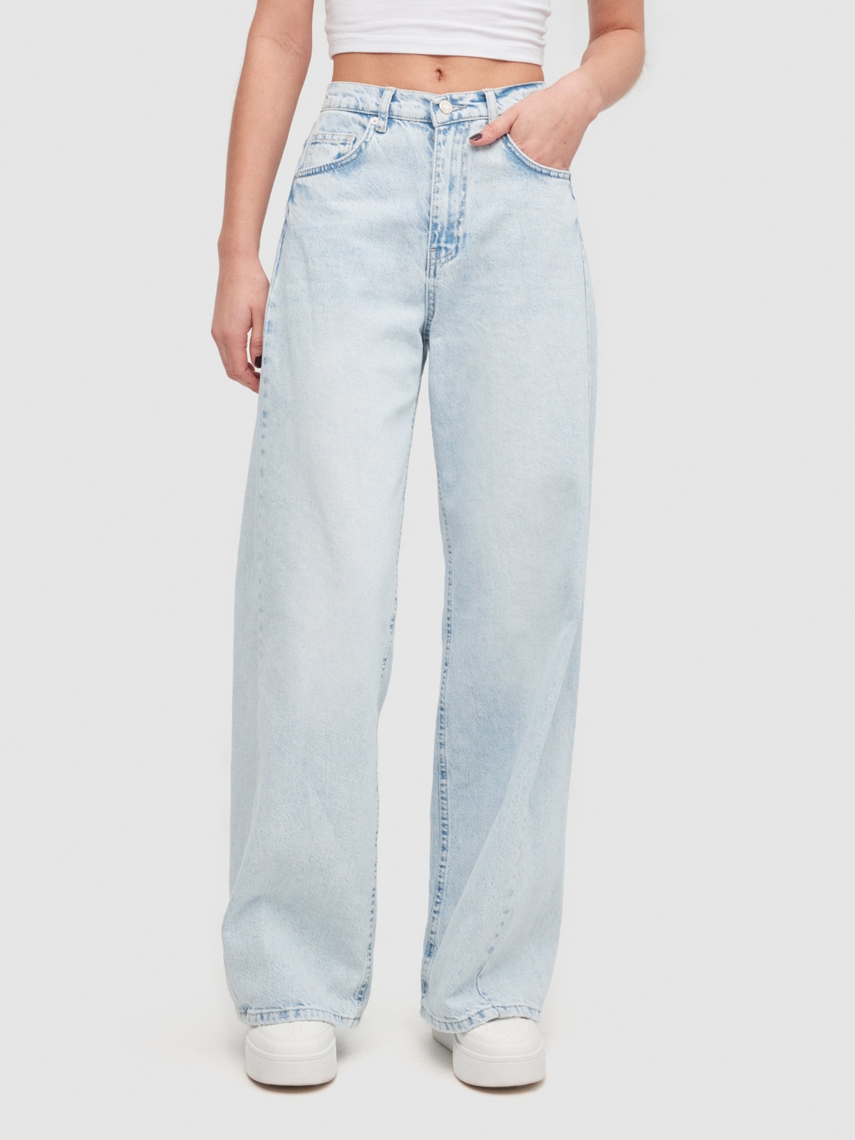 Wide leg jeans seam blue middle front view