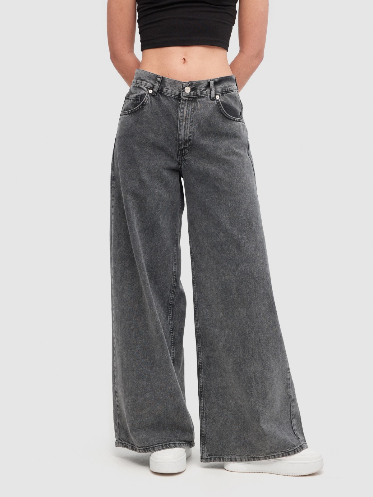 Wide leg grey jeans black middle front view