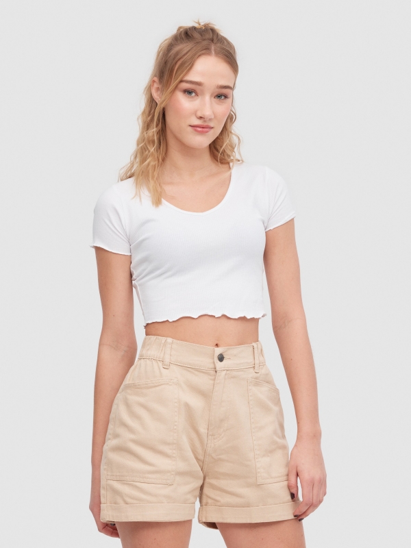 Baggy short sand middle front view