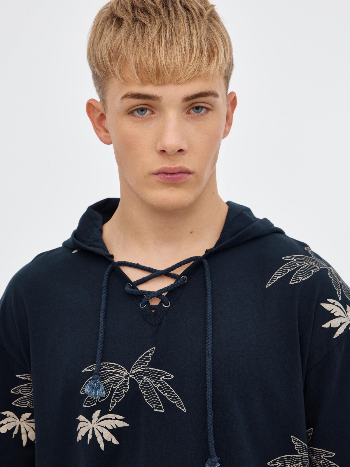 Palm trees hooded t-shirt navy detail view