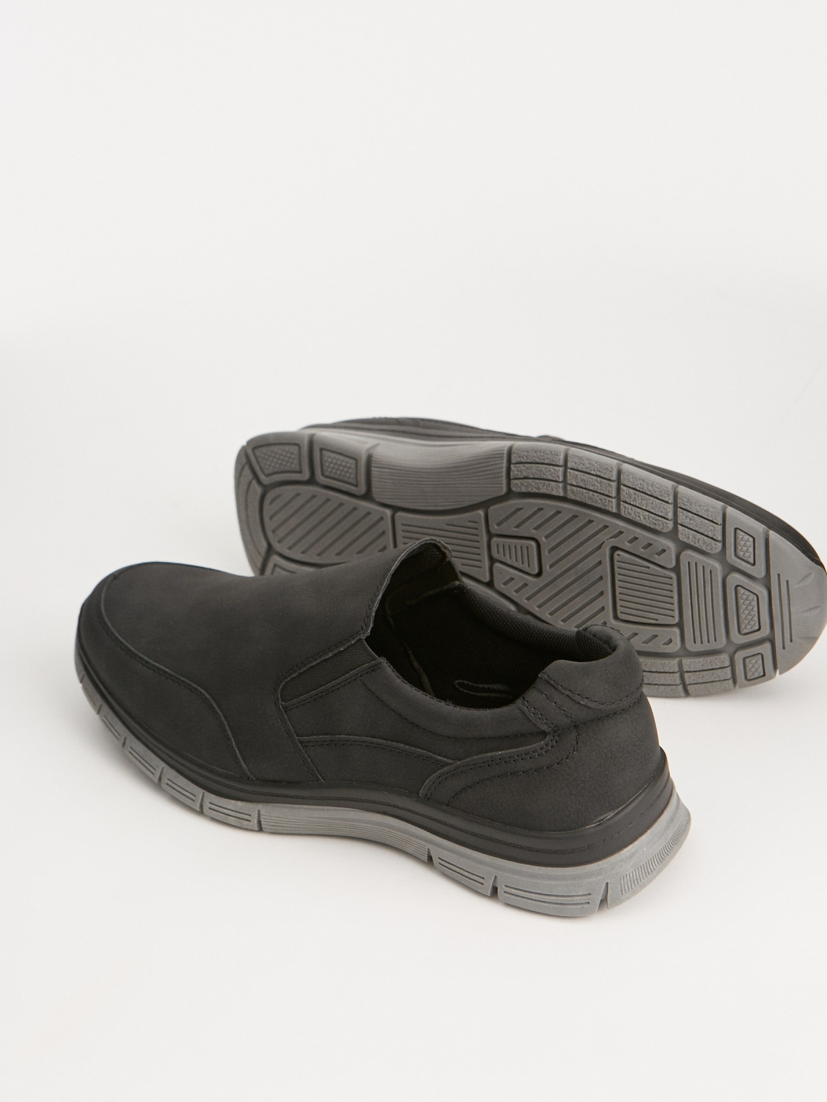 Zapato aplicaciones elásticas negro