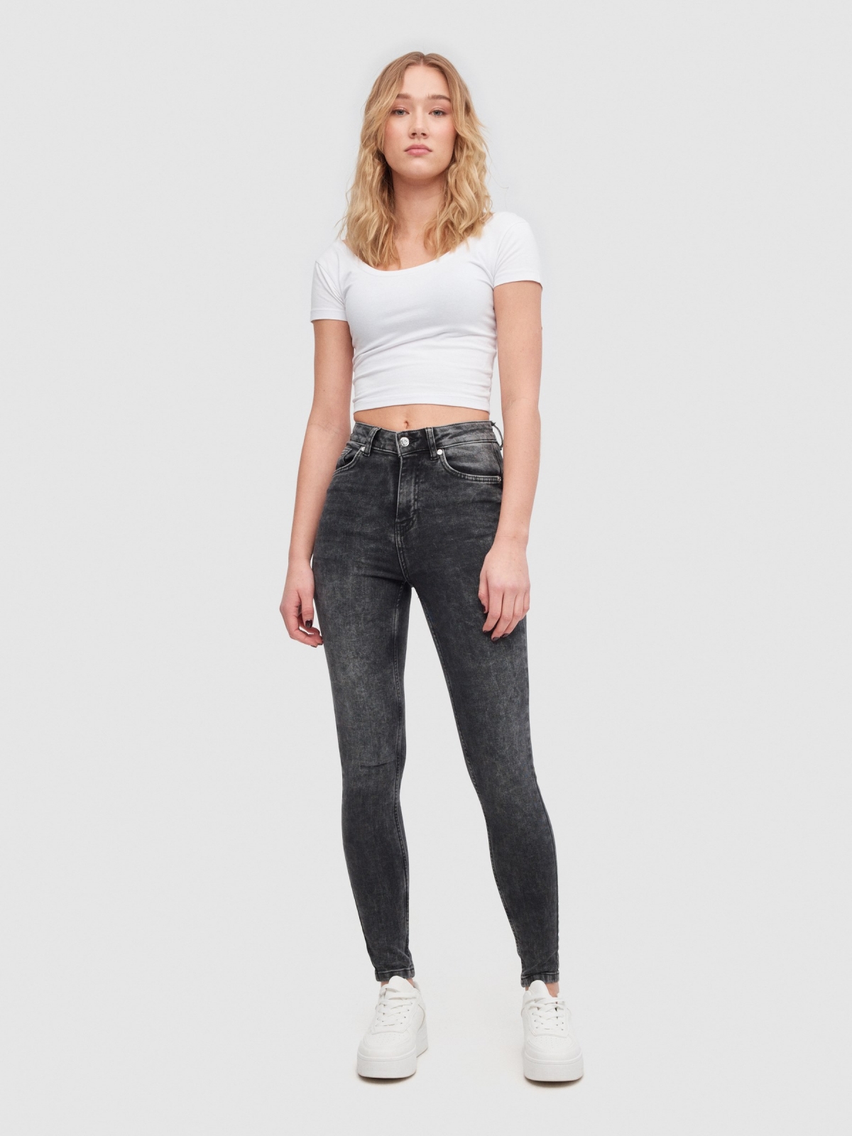 Skinny jeans push up black front view