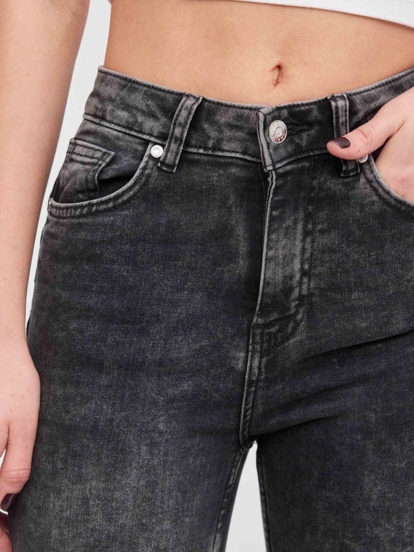 Jeans skinny push up preto vista detalhe