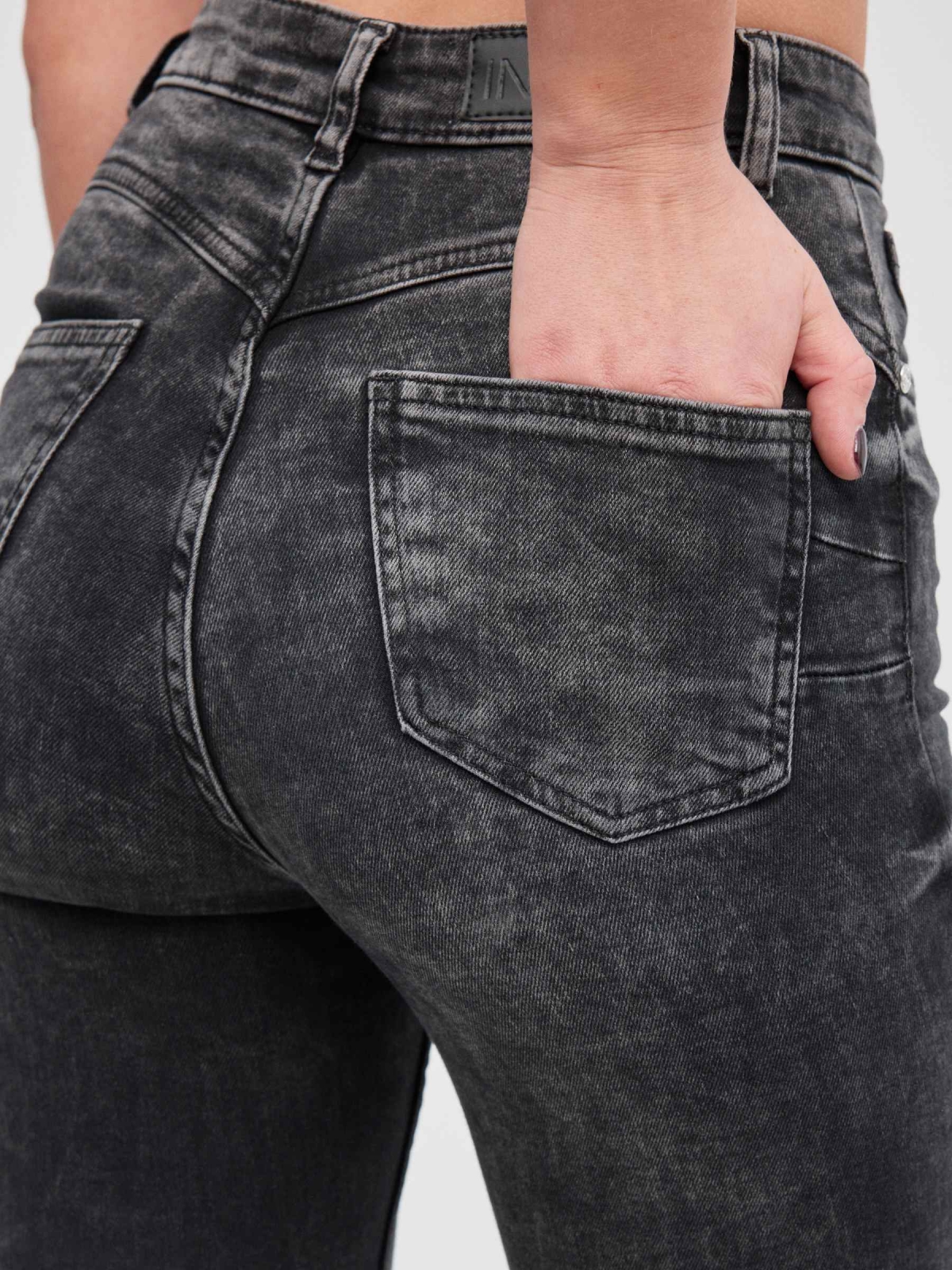 Skinny jeans push up black detail view