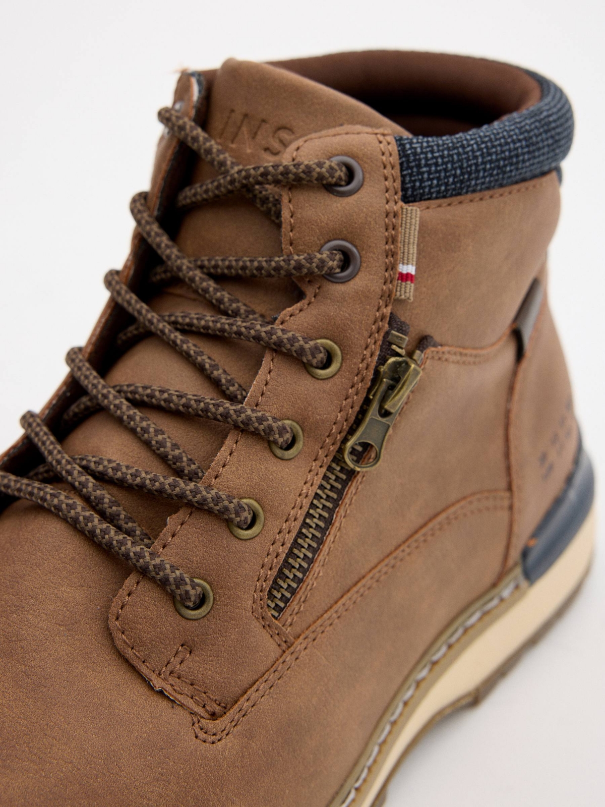 Brown padded collar boot brown zenithal view