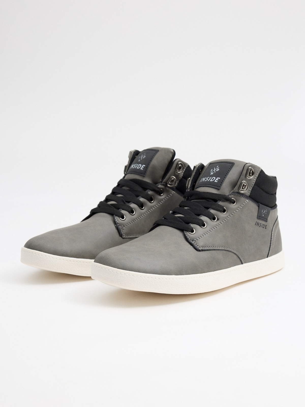 Gray sports ankle boots with padded collar grey 45º front view