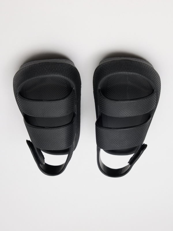 Flip flops with straps and platform black