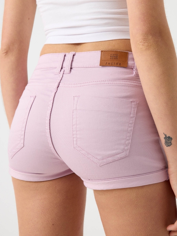 Shorts de sarja coloridos púrpura vista detalhe