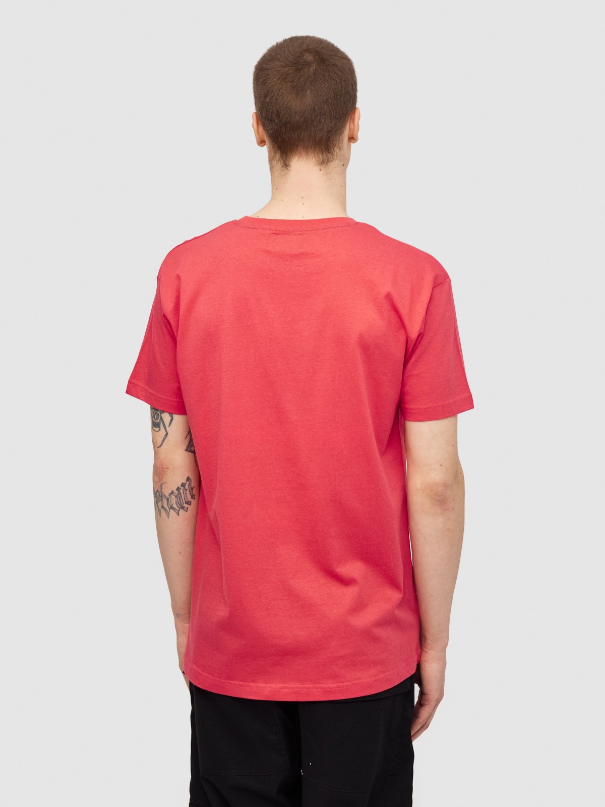 INSIDE urban T-shirt red middle back view