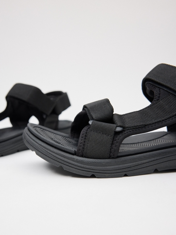 Sandália esportiva preta em nylon preto vista detalhe