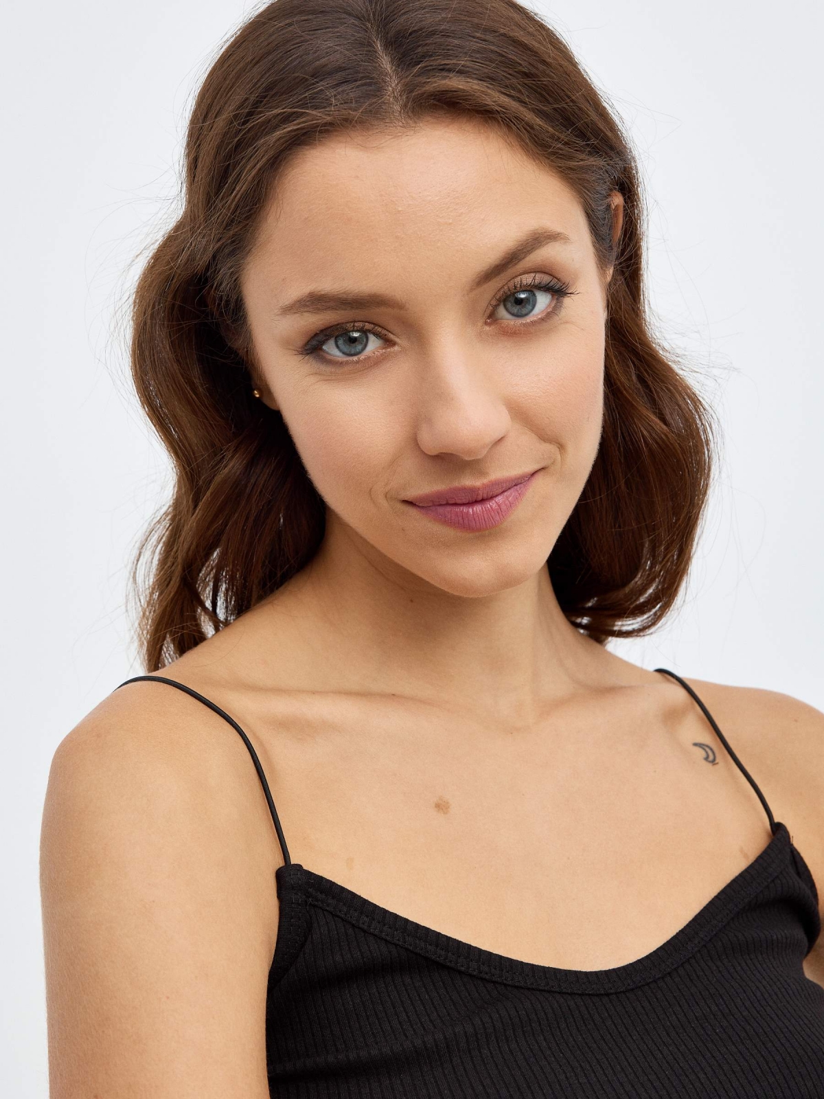 Ribbed strappy top black detail view
