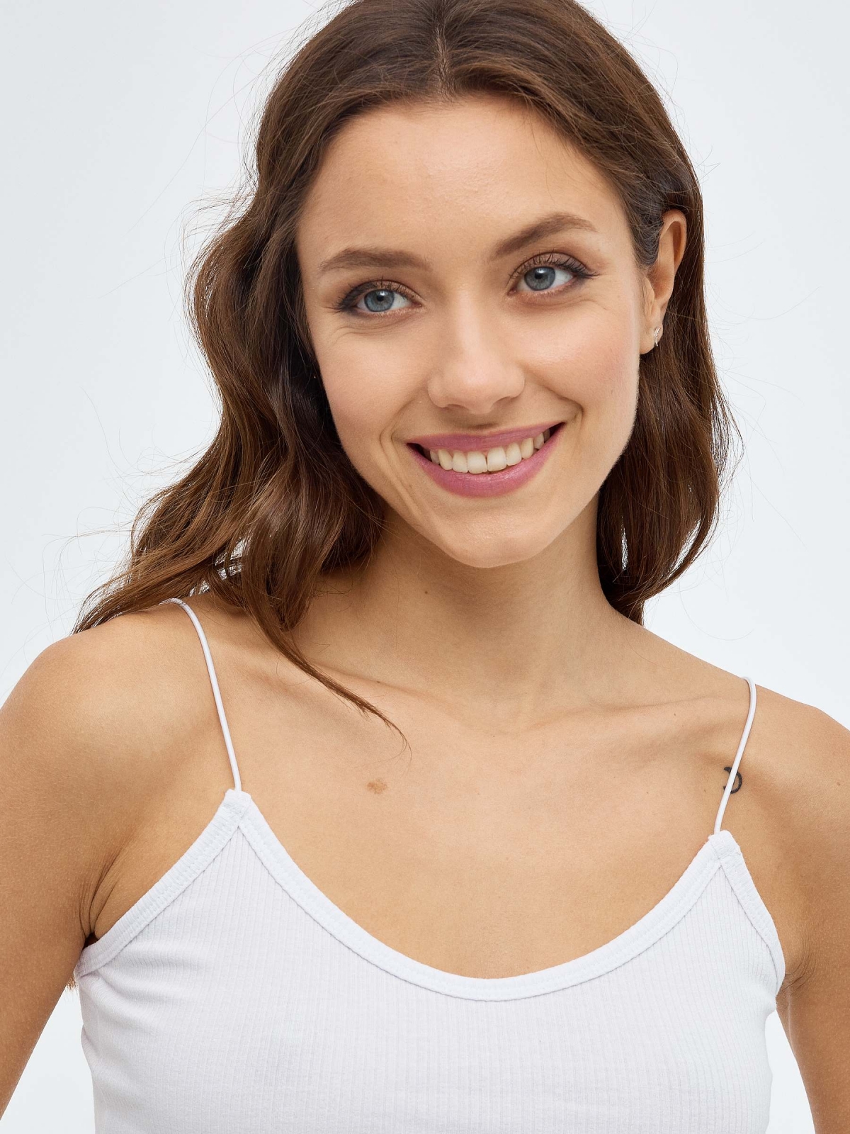 Ribbed strappy top white detail view