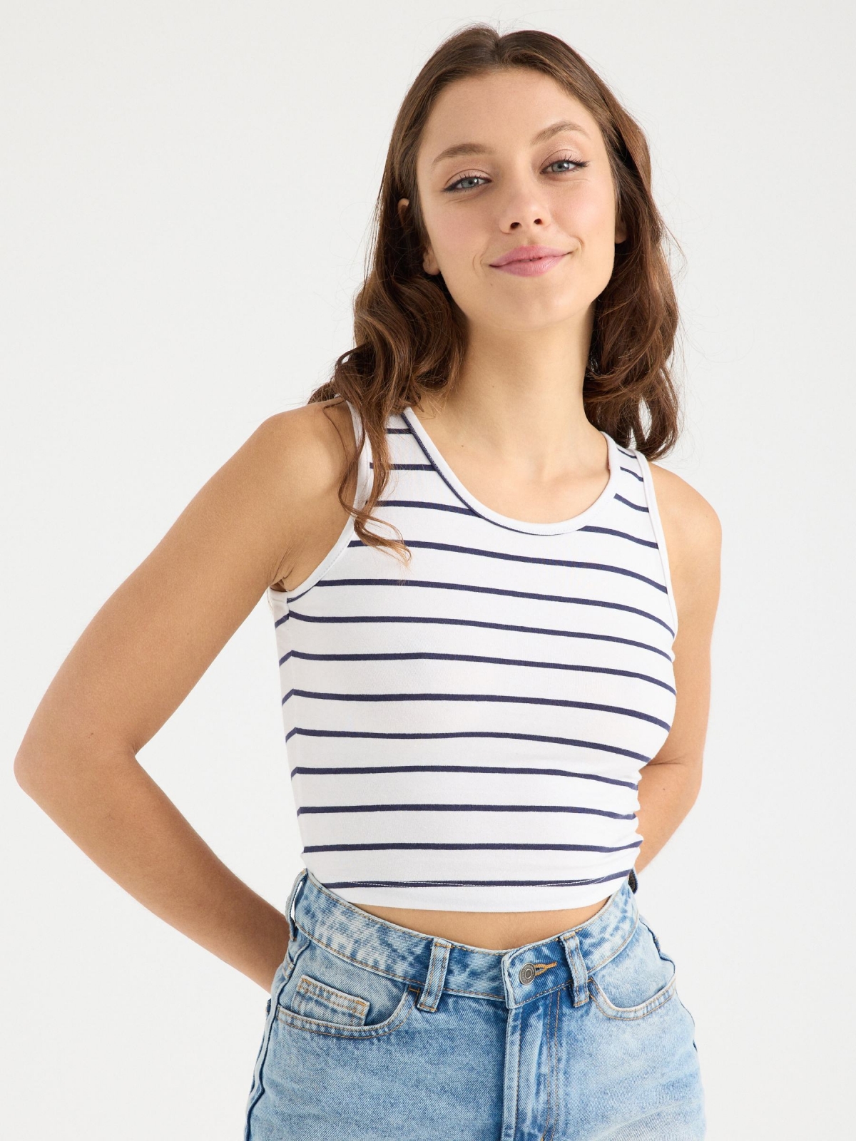 Striped cropped tank t-shirt white middle front view