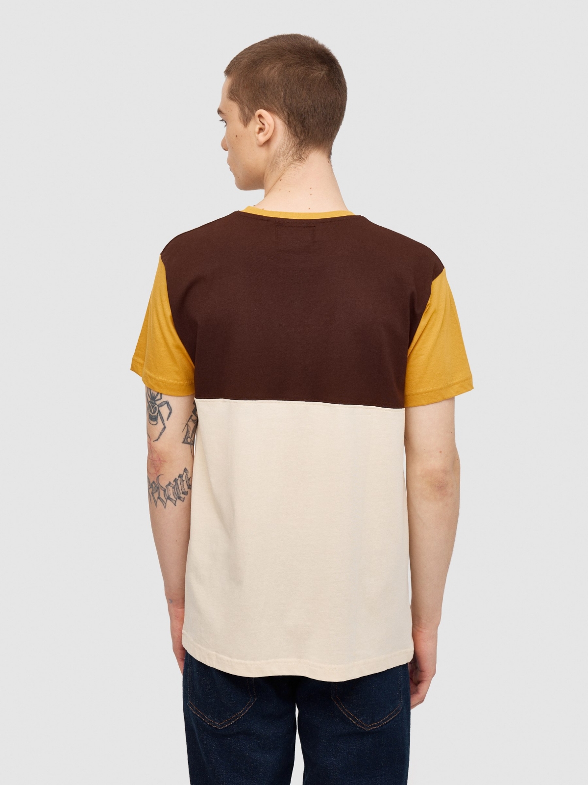 T-shirt colour block with text sand middle back view