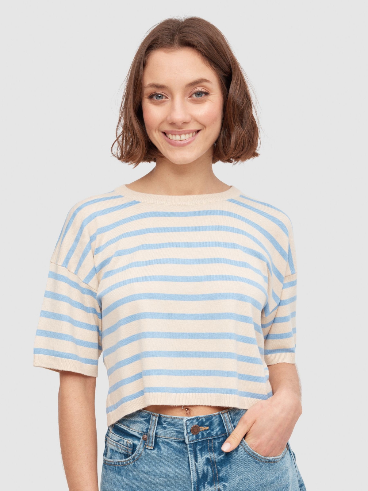 Striped crop T-shirt beige middle front view