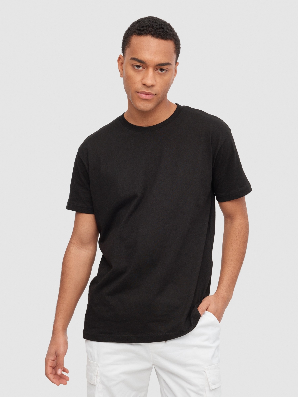 Basic T-shirt black middle front view