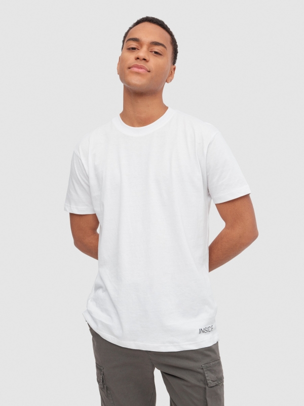 T-shirt básica de manga curta branco vista meia frontal