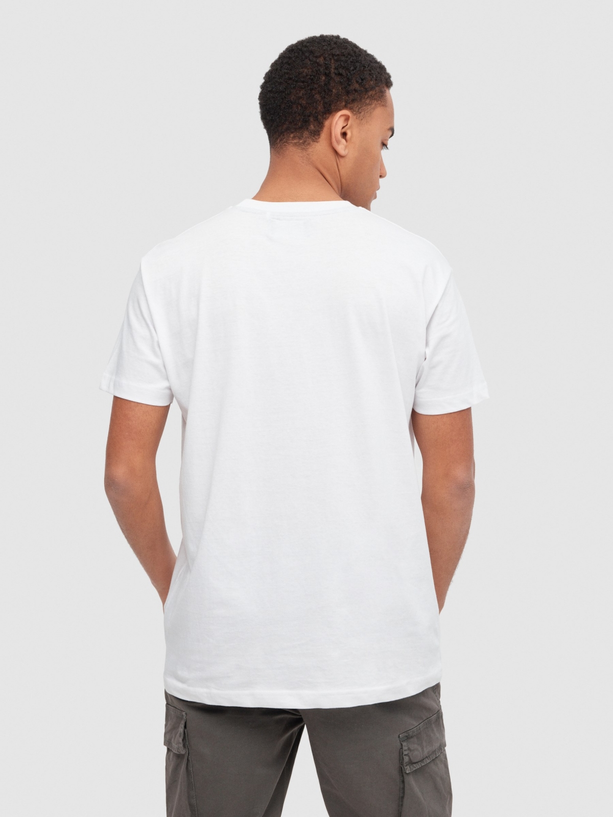 Camiseta básica manga corta blanco vista media trasera